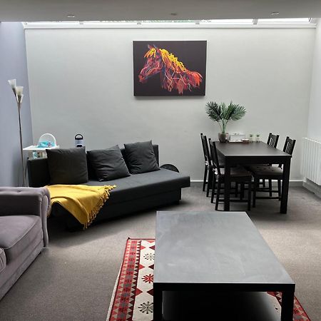 Lancing Apartments - Spacious 2 Bed - Sleeps 6 - Burnham Village 슬라우 외부 사진