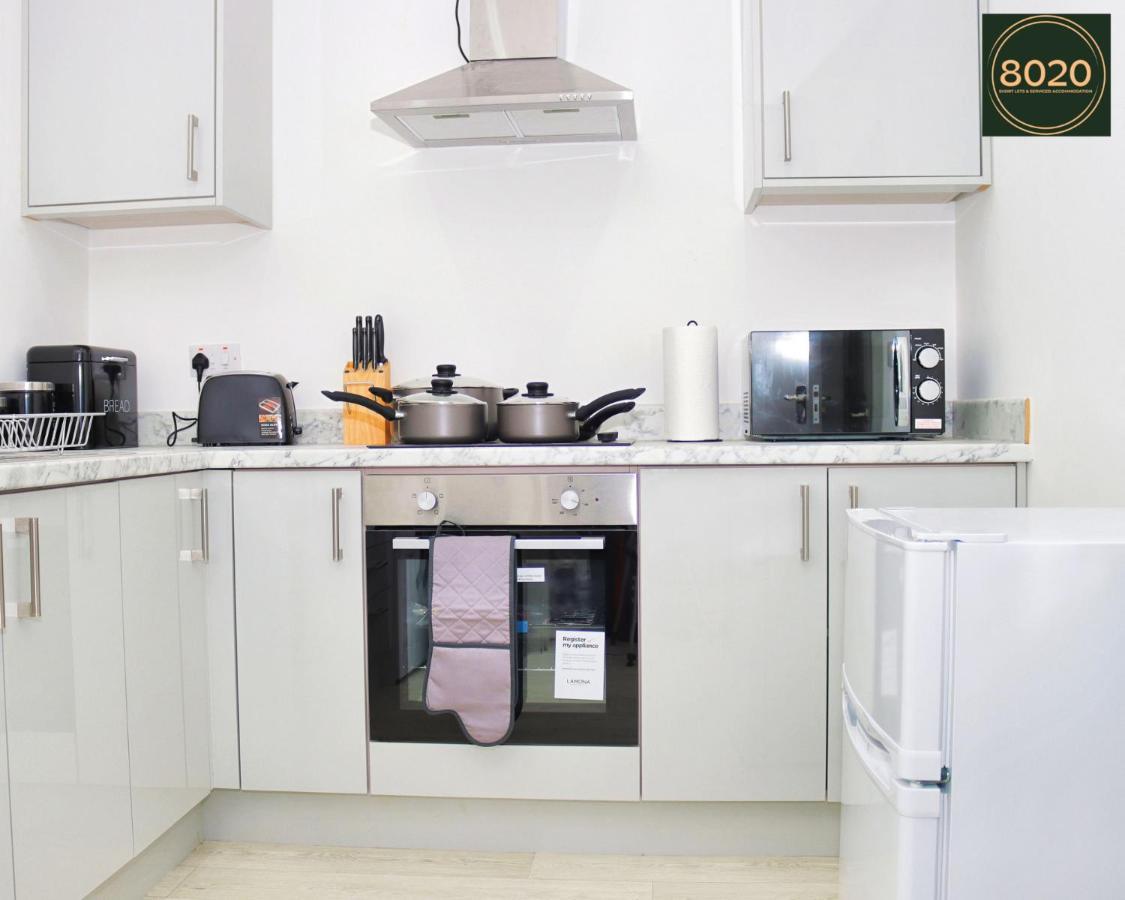 Lancing Apartments - Spacious 2 Bed - Sleeps 6 - Burnham Village 슬라우 외부 사진