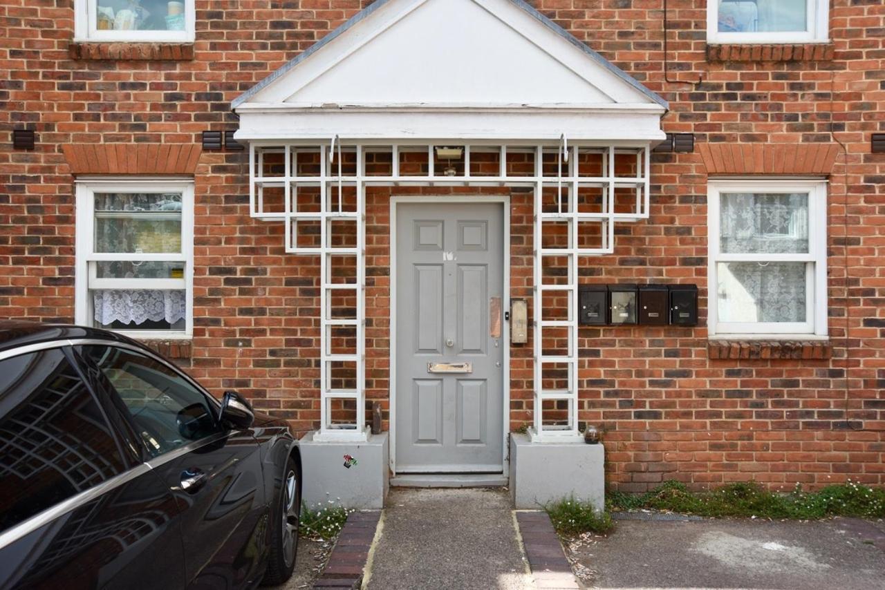 Lancing Apartments - Spacious 2 Bed - Sleeps 6 - Burnham Village 슬라우 외부 사진