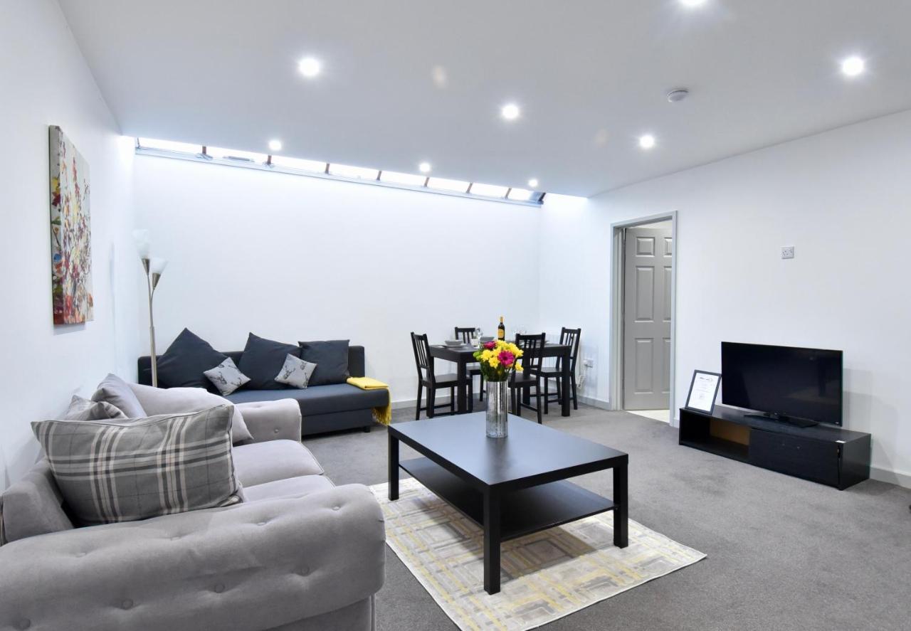 Lancing Apartments - Spacious 2 Bed - Sleeps 6 - Burnham Village 슬라우 외부 사진